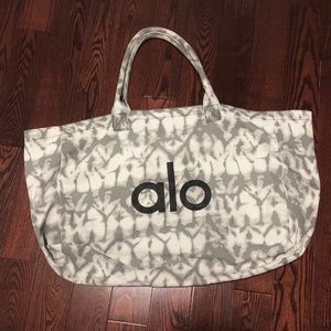 ALO Yoga shopper tote tie dye bag purse gym pool gym travel
